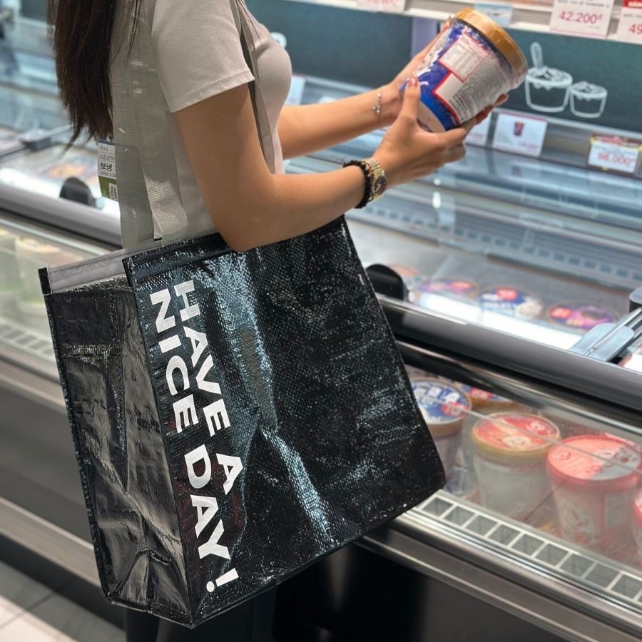 Laminated cooler bag insulated with logo – Black color